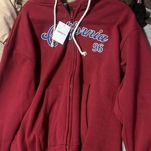 Red California jacket. Forever21.